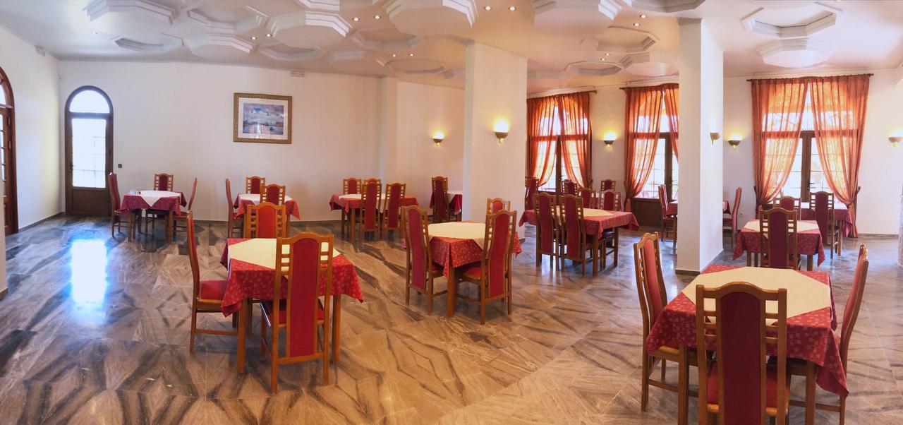 Regina Hotel Vasilátika Екстериор снимка