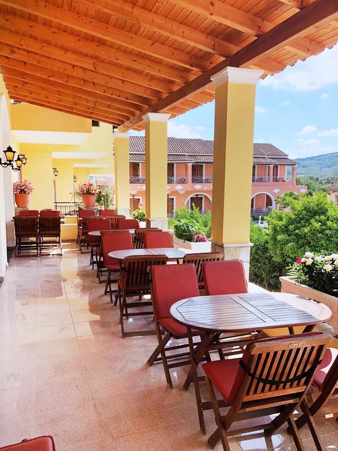 Regina Hotel Vasilátika Екстериор снимка